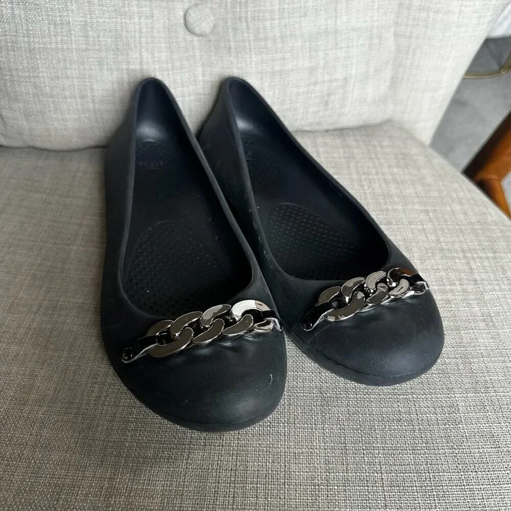 Crocs‎ Gianna Ballet Flats Womens Sz 8 Black Non Slip Closed Toe Chain Link